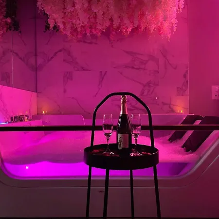 Superbe Avec Balneotherapie/spa/ Champagne Pornic